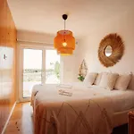 We Surf House 3*
