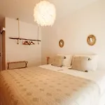 We Surf House 3*