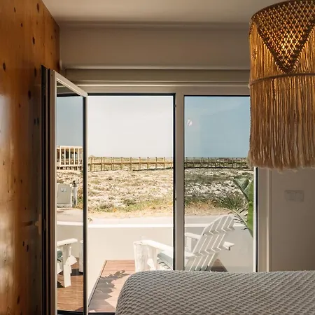 We Surf House לינה וארוחת בוקר *