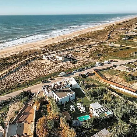 We Surf House Bed & Breakfast