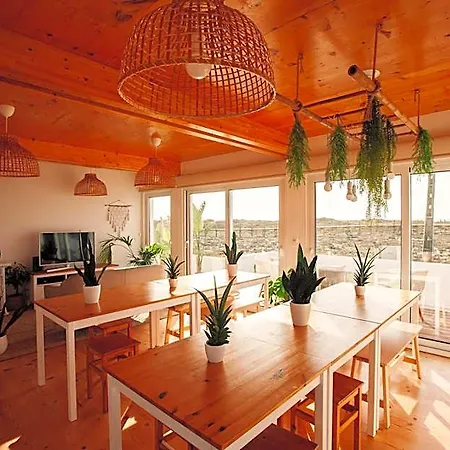We Surf House Bed & Breakfast 3*
